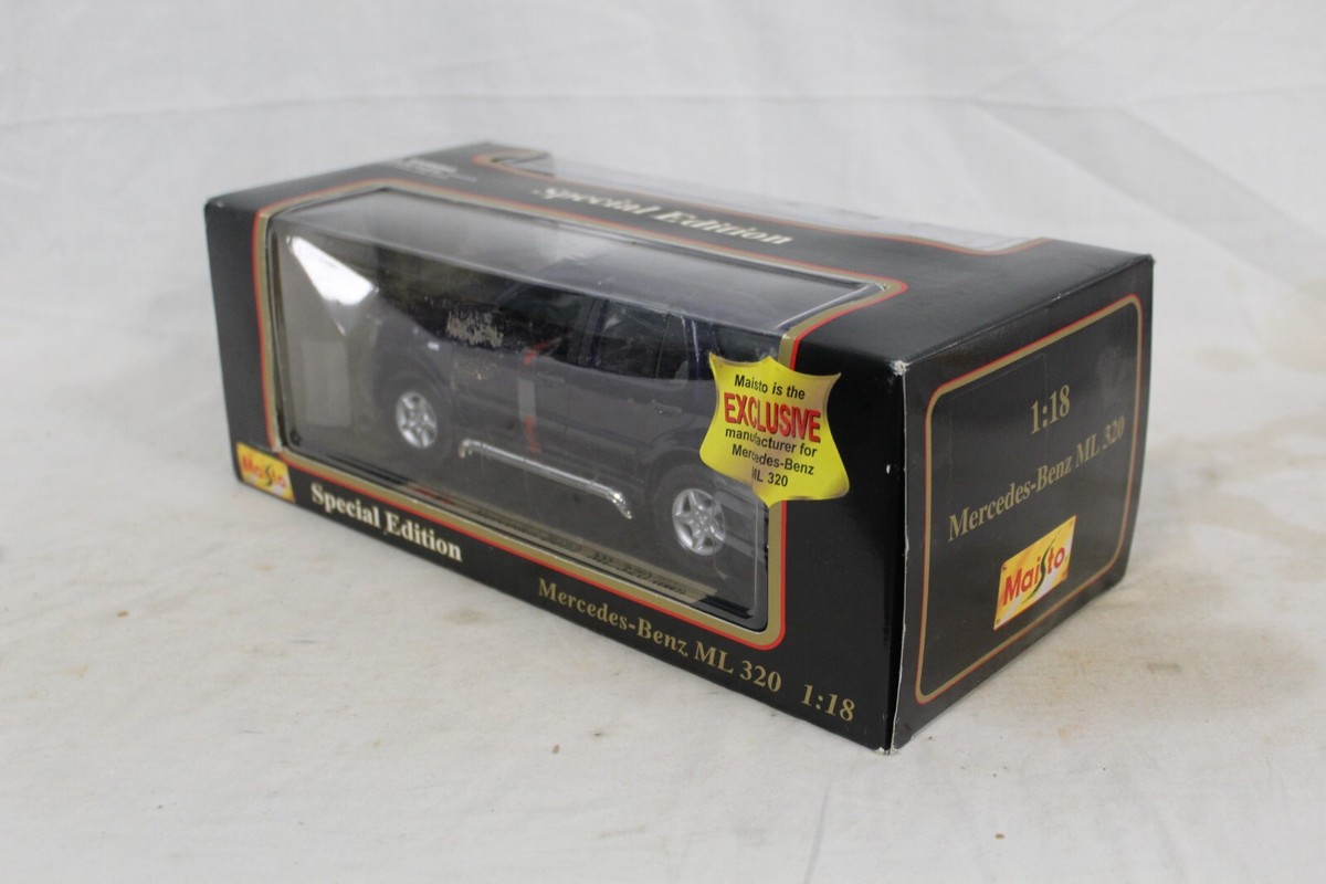 Maisto Mercedes-Benz ML 320 (1997) Dark Blue With Grey Interior (E