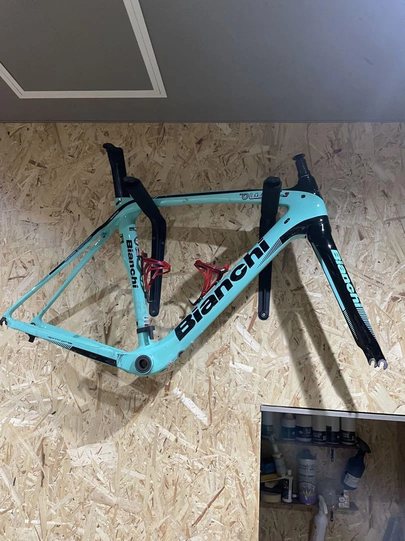 BIANCHI Oltre xr3 フレームセット　サイズ55 送料込み BIANCHI Oltre xr3 フレームセット サイズ55 送料込み - メルカリ