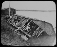 A FLOATING DAK BUNGALOW C1900 PHOTO Magic Lantern Slide INDIA ASSAM TEA