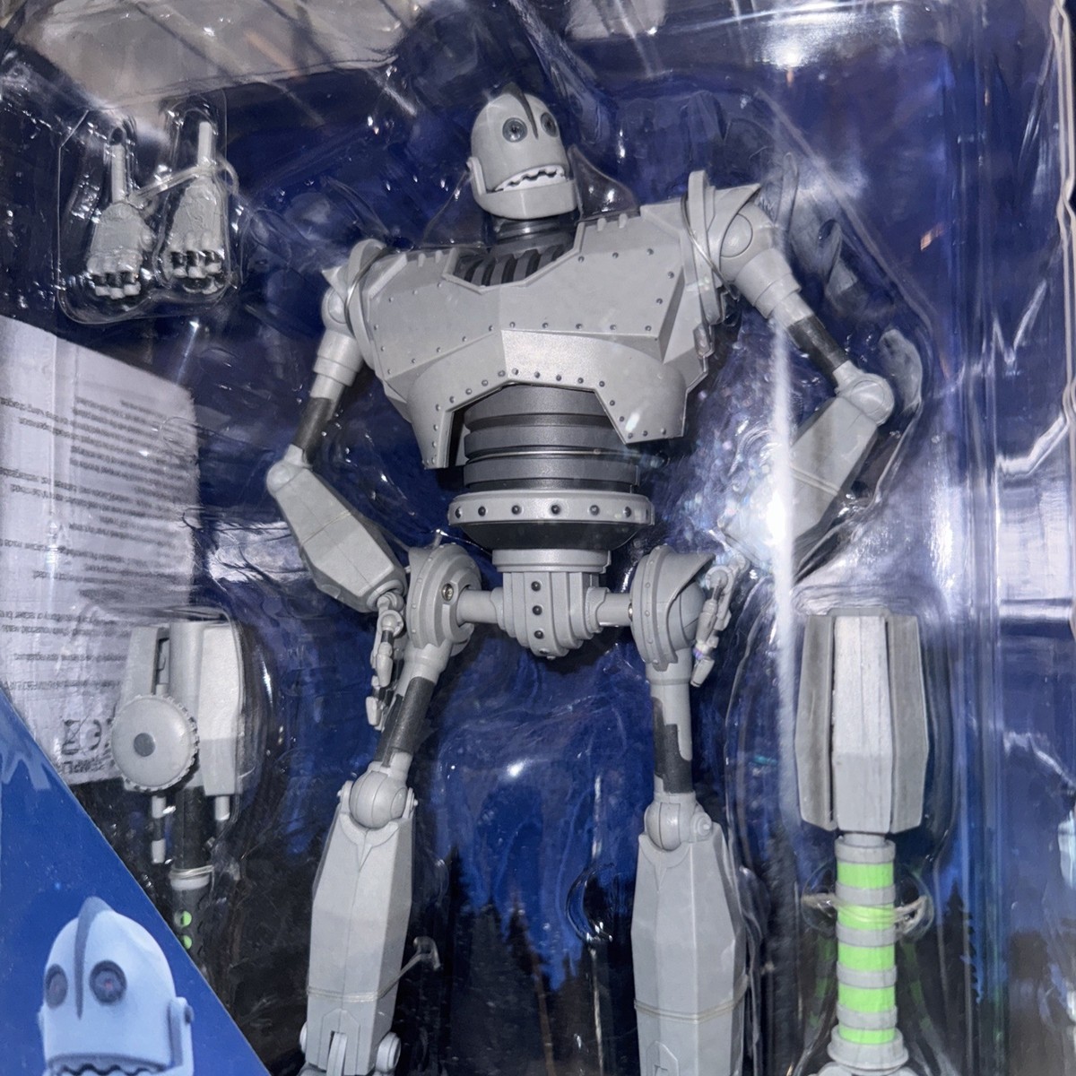 The Iron Giant (Battle Mode Version) Diamond Select Action Figure