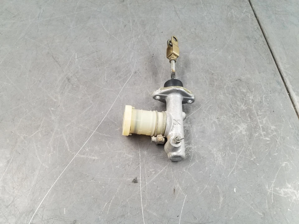 1978 Nissan 280Z  Clutch Master Cylinder #8939 Z4 - Image 3 of 4