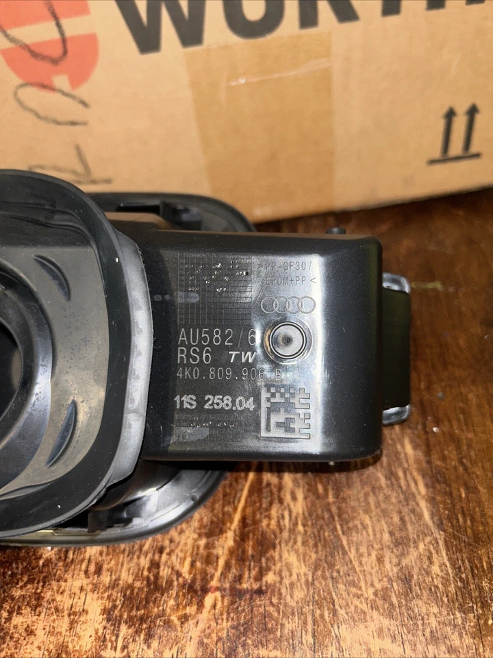 2021 2022 2023 Audi RS6 C8 bolso da porta do tanque de enchimento de combustível AUDI OEM PART 4K0809906B - Imagem 2 de 4