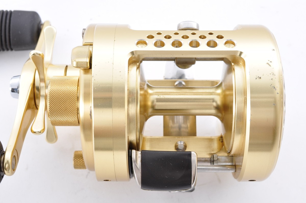 リール SHIMANO CALCUTTA CONQUEST 400 s-l400.jpg