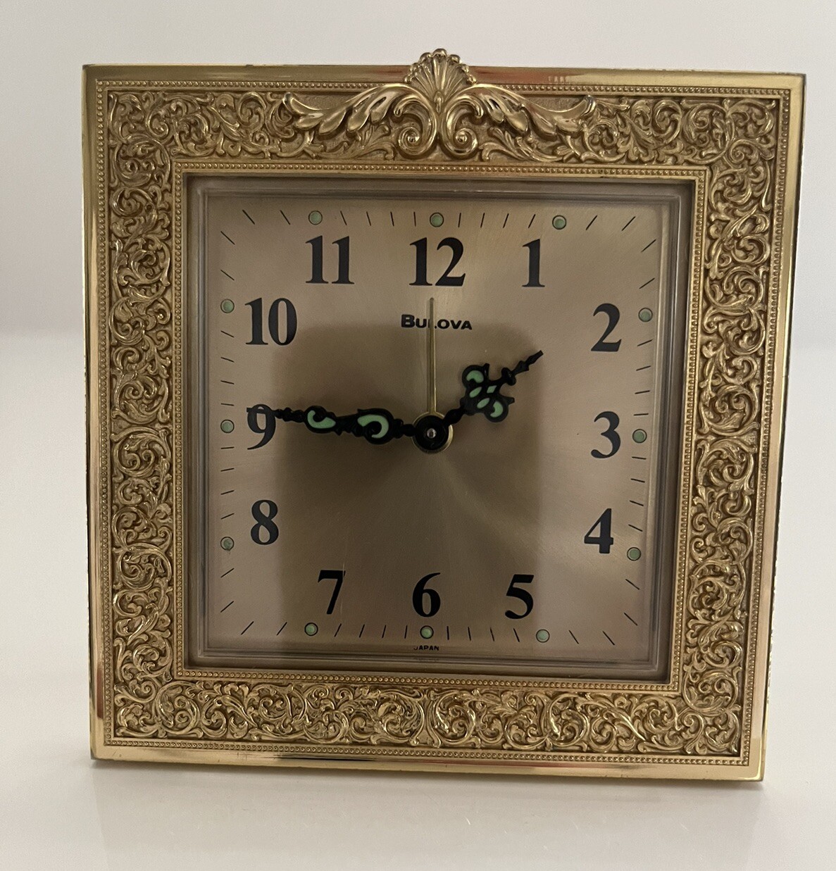 Vintage Bulova Wind Up Alarm Clock Glow In Dark Nightstand Desk Works