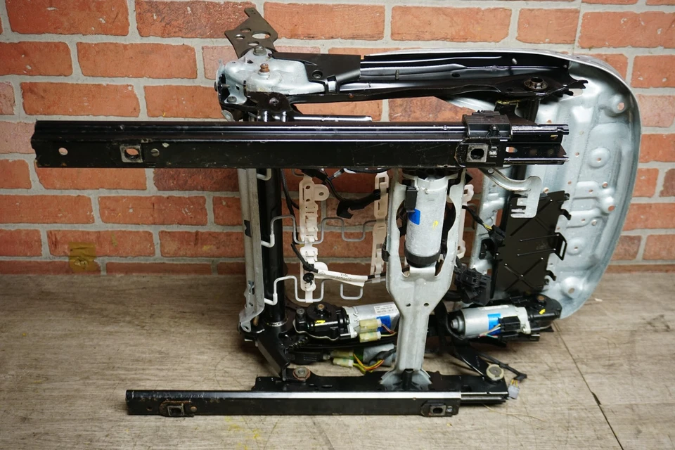 BMW X1 E84 2013-2015 marco de riel de riel de asiento inferior delantero izquierdo con motor OEM* Foto 4 de 4