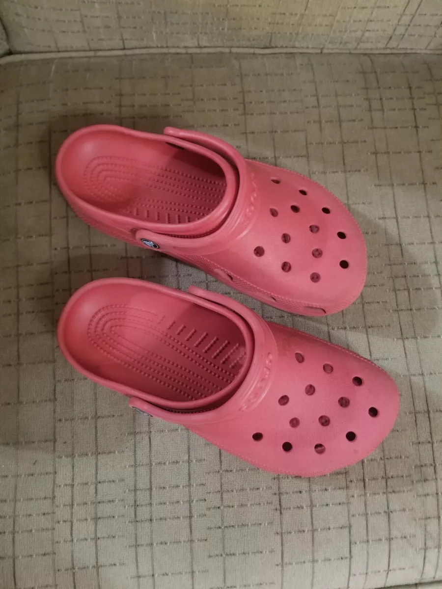Red shop crocs mens