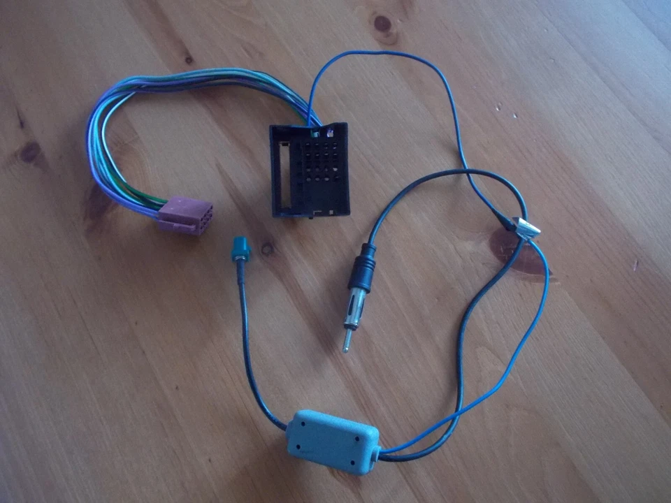 KIT AUTORADIO STEREO MASCHERINA 2DIN FORD FOCUS MK2 - Immagine 2 di 4