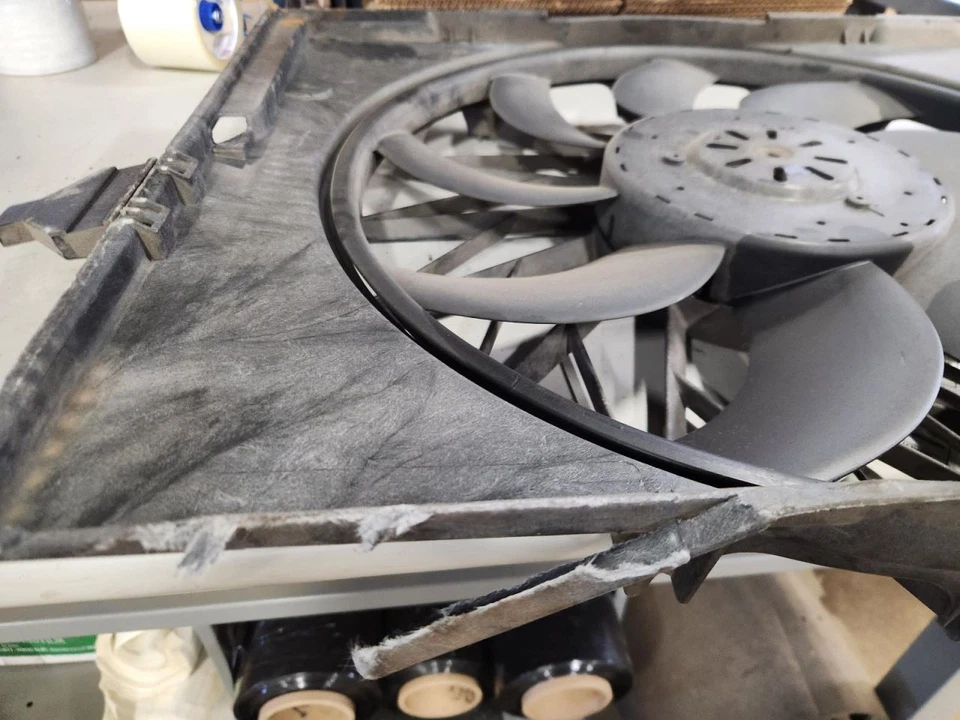 Conjunto de ventilador de motor de radiador 600 vatios para 08-10 BMW 528i 765290 Foto 3 de 4