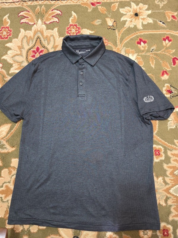 Mens Sz Medium Under Armour Loose Fit Performance Golf Polo Dk. Gray
