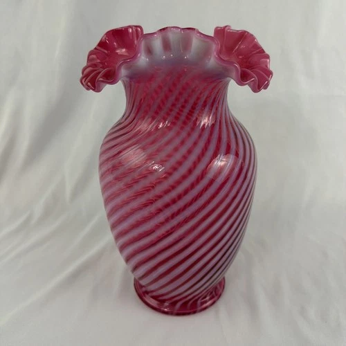 Vintage 1950’s Fenton Spiral Optic Cranberry Opalescent Swirl Vase 10”EXCELLENT