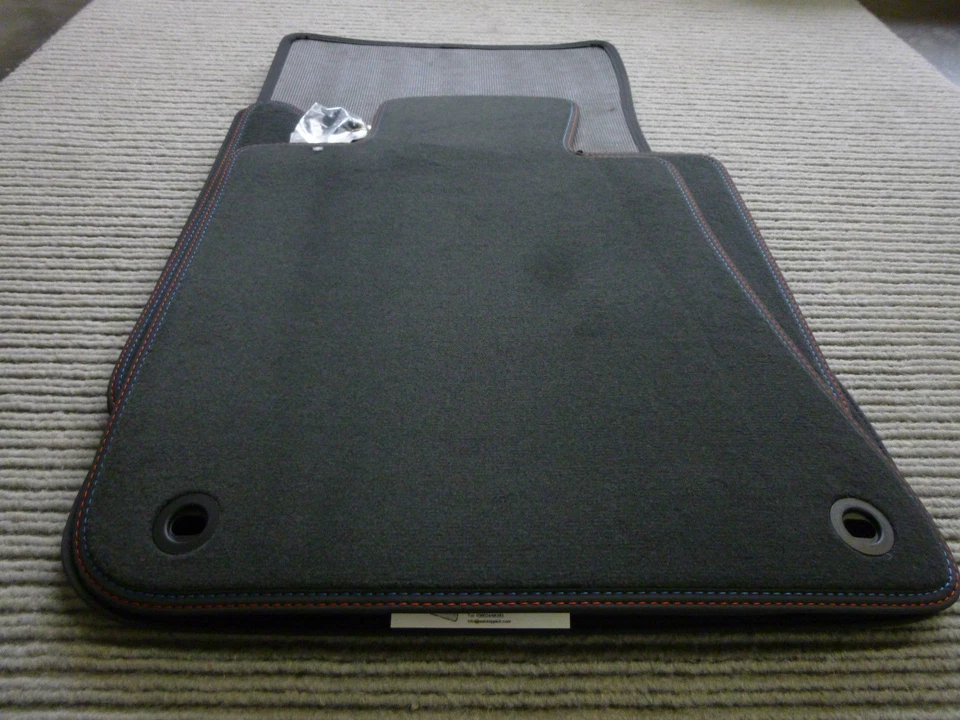 Alfombrillas coche BMW E28 serie 5 M5 1981-1987 + costuras rojo azul + nuevas Foto 3 de 4