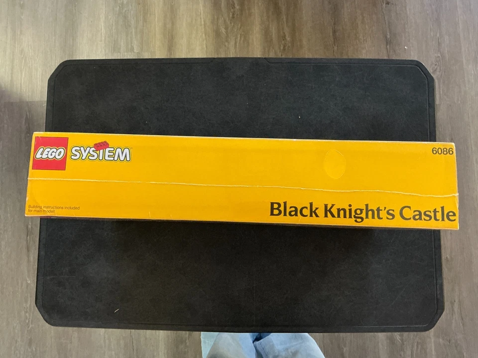 Lego 6086 Castle Black Knights Dungeon Master's Castle New and Sealed 1992 - Image 3 of 4