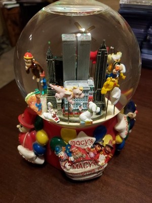  2001 Macy's Thanksgiving Day 75th Anniv Musical Water Globe Twin Towers No Box