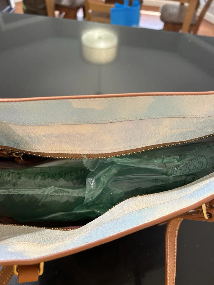 Bolso de Mano Disney World 50 Aniversario Castillo Dooney & Bourke 2021 Nuevo Foto 4 de 4