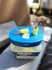 Qty50 Thomas & Betts 10RC-10F  Sta-Kon Fork Terminal #10 Stud Ins. Yellow 