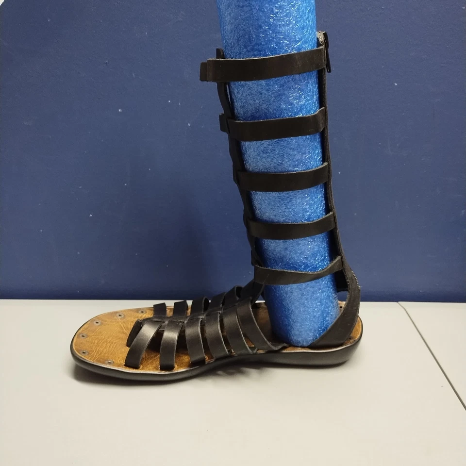 Mia Gladiator Sandals Womens Size 7.5M Black Leather Straps Open Toe Back Zipper - Image 4 of 4