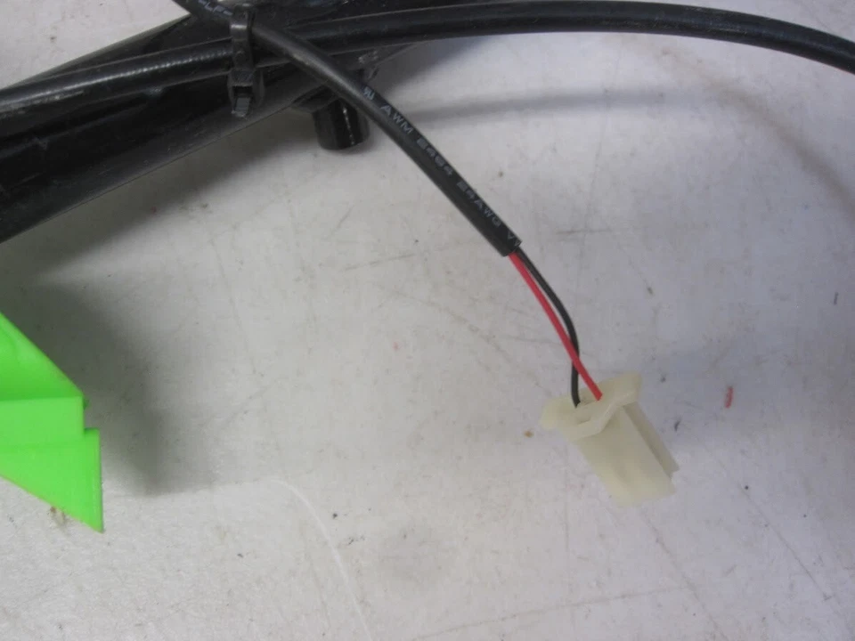 Huffy 17987A Electric Green Machine 24V Ride On Trike - Right Steering Grip - Image 4 of 4