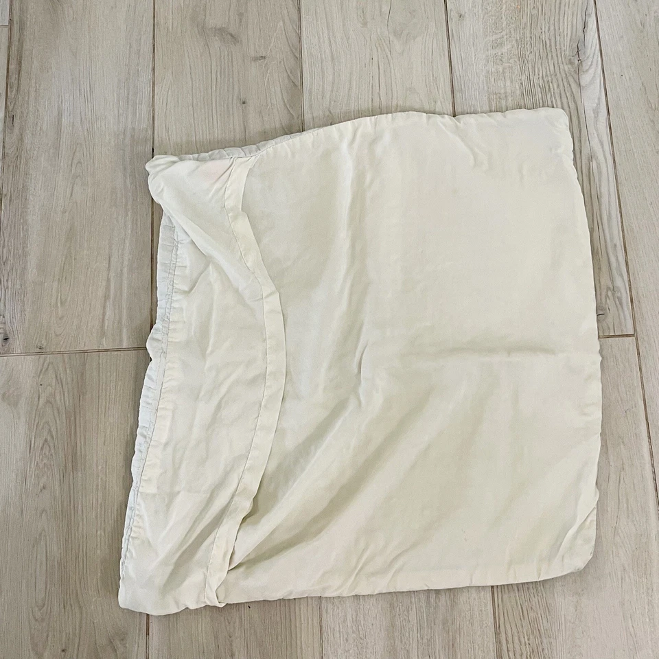 ANN GISH READY-TO-BED Dove Gray 100% Silk Pillow Sham Cover Quilted Box Stitch - Image 3 of 4