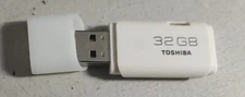 Toshiba 32Gb USB 2.0 Flash Drive White