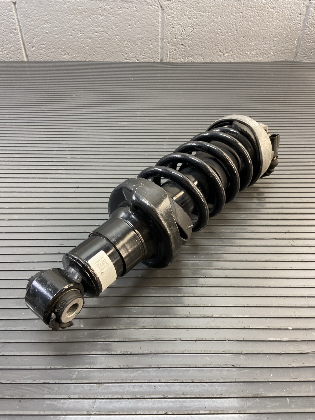 2011-2014 Audi R8 Rear Right Shock Absorber Strut Suspension OEM Original