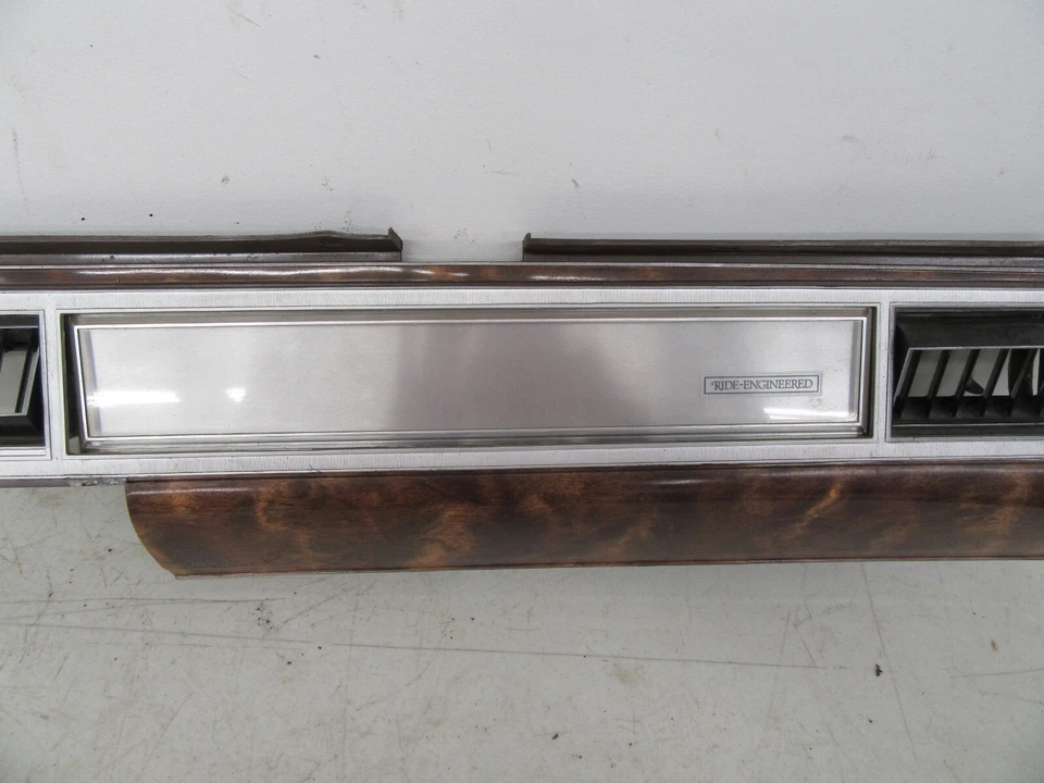 Mercury Grand Marquis 1982 tablero moldura madera grano pasajero reloj bisel #2865 Foto 3 de 4