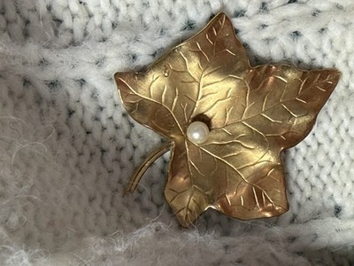 Maple Leaf Brooch HSB Harry Bick Pearl Center 12kt Gold Filled Vintage 1.75''