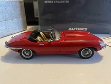 AutoArt Signature Jaguar E-Type Series 1 Roadster 1/18 Scale