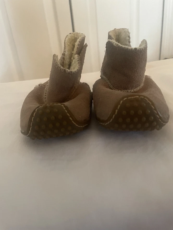 Botas Mukluk de gamuza forradas de piel con suela de nub para bebé GEOX ~ Talla 3 Foto 2 de 4