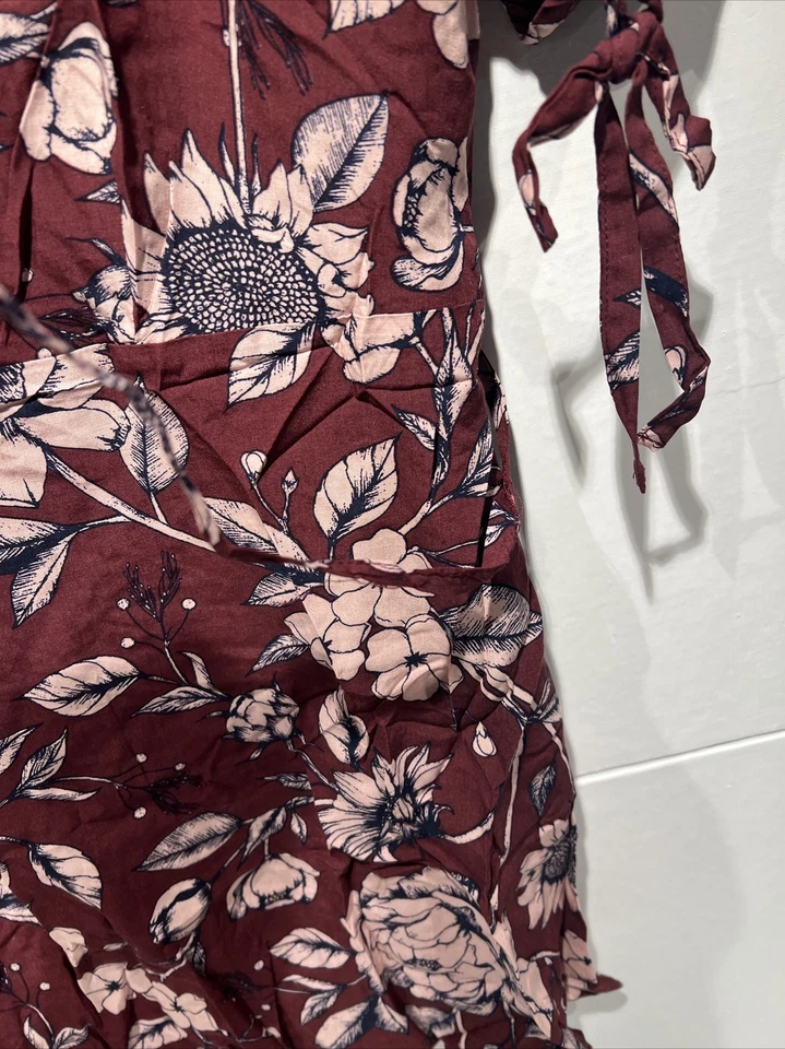 Motherhood Maternity burgundy flower Maternity Top shirt sleeve shirt medium - Image 4 of 4