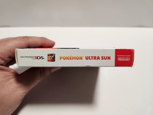 Pacchetto scatola grande Pokemon Ultra Sole con portachiavi Dusk Mane Necrozma (Nintendo 3DS) - Foto 10 di 13
