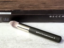 Becca foundation / concealer brush #58 ~ full size NIB shelf wear