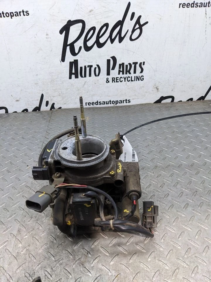 Corpo do acelerador 4 cilindros transmissão manual compatível com 93-94 Nissan Pickup 1177814 - Imagem 4 de 4