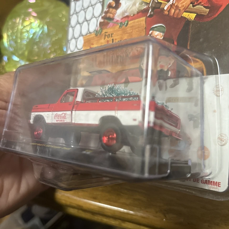 M2 Machines 1969 Ford F-100 Ranger Truck Coca-Cola Christmas Chase 1/750 pcs - Image 4 of 4