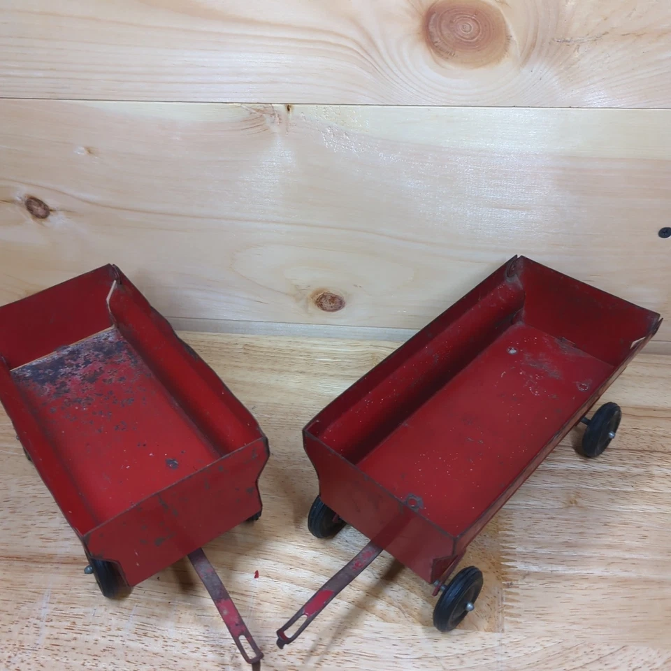Vintage ERTL Red Flare Box Wagon Farm Toy Set Of 2 - Image 3 of 4