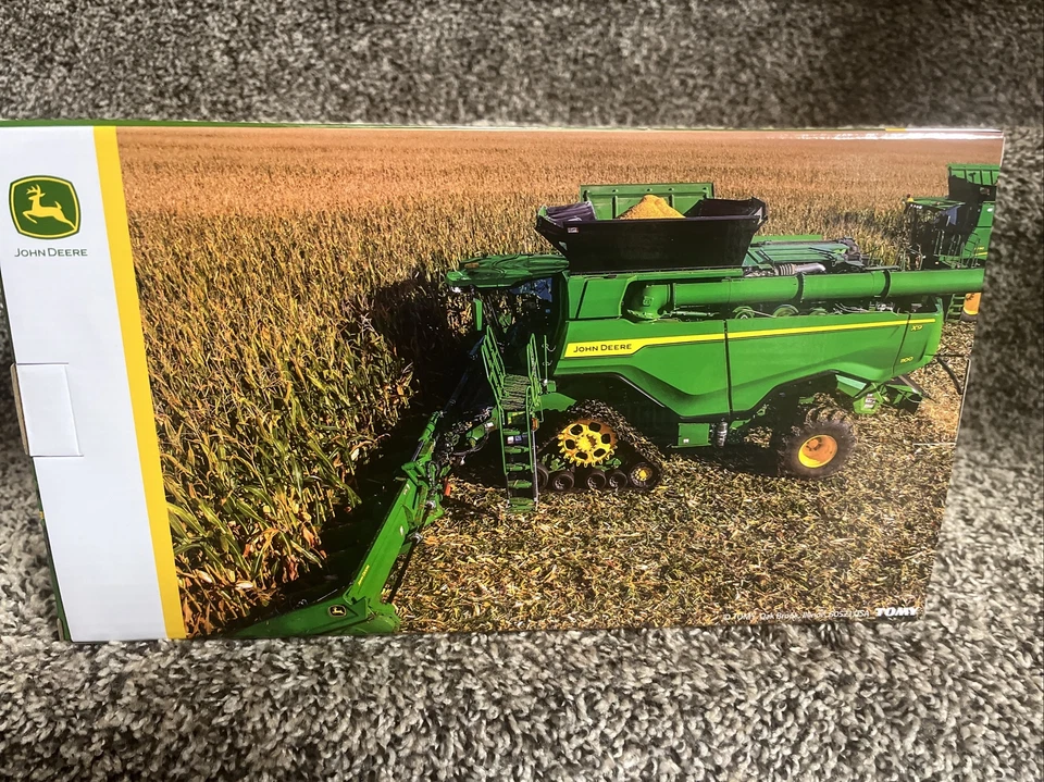 2022 ERTL 1:64 John Deere X9 1100 Tracked COMBINE PRESTIGE NEW!!! - Image 4 of 4