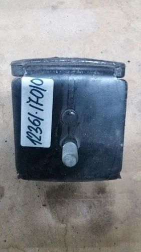 Toyota Cruiser 80 Engine Mount 1236117010 12361-17010