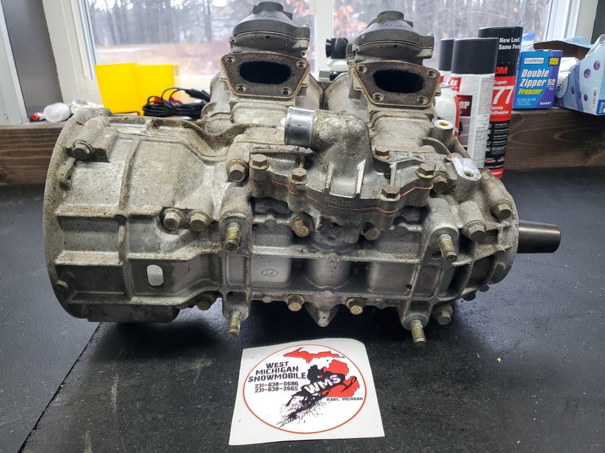 01 Ski-Doo formula deluxe MXZ 500 Snowmobile engine motor 161 157