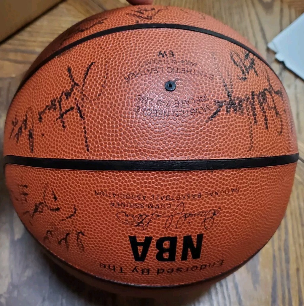 1992-93 San Antonio Spurs Team Signed Basketball David Robinson