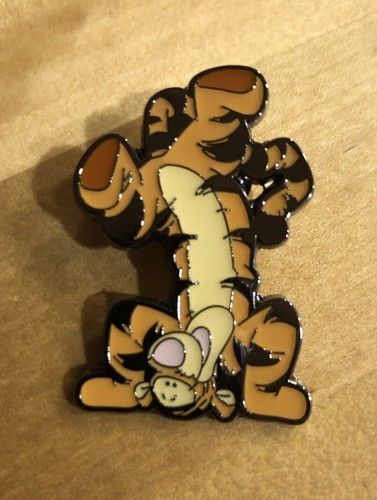 LOUNGEFLY DISNEY CATS BLIND BOX VOLUME 2 ENAMEL PIN - WINNIE THE POOH TIGGER - Picture 3 of 3