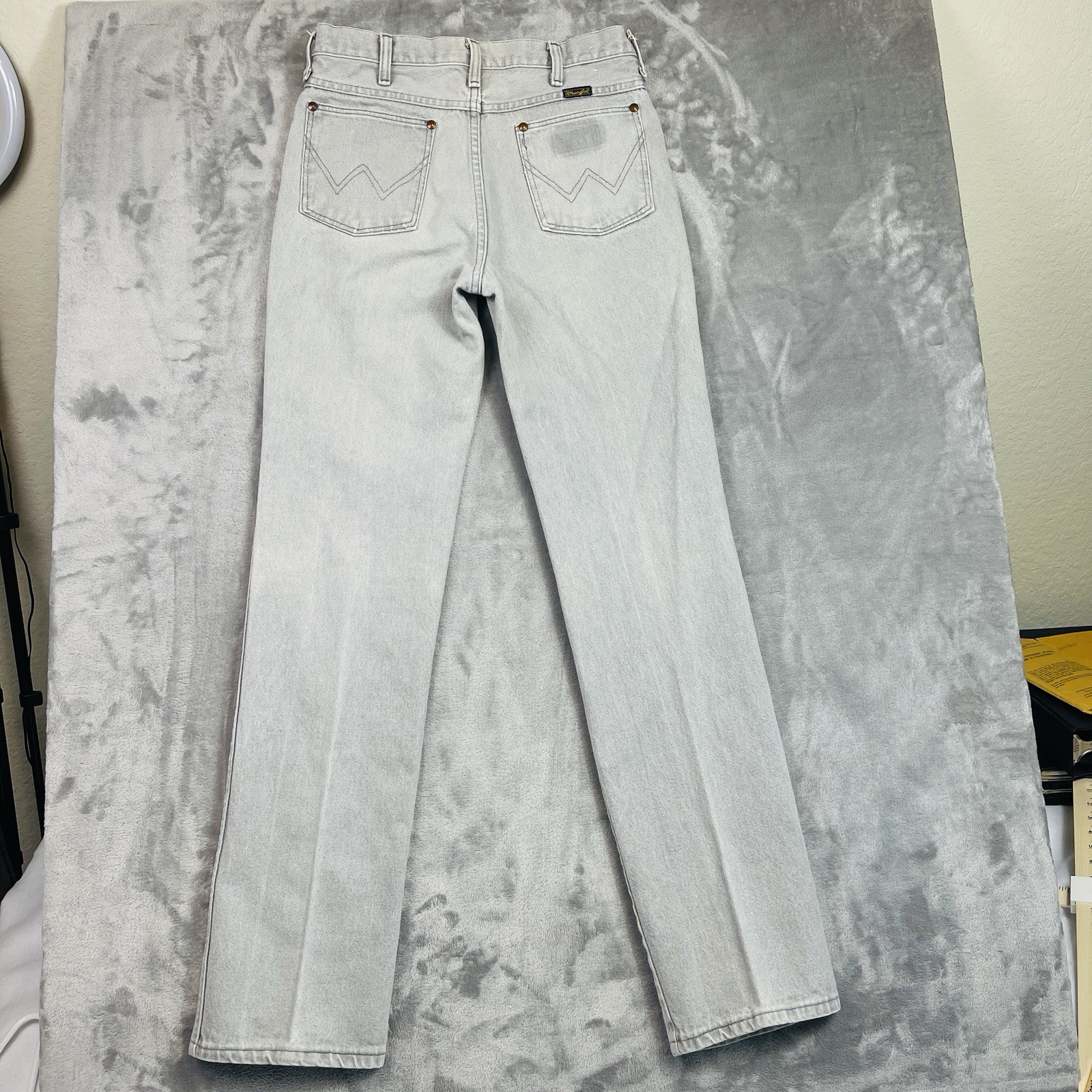 Vintage Wrangler Jeans 32x34 Mens Slim Fit Cowboy Cut Light Gray USA 936GRY thumbnail 4