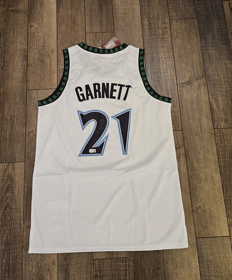 Camiseta de los Minnesota Timberwolves firmada por Kevin Garnett con certificado Beckett Foto 2 de 4