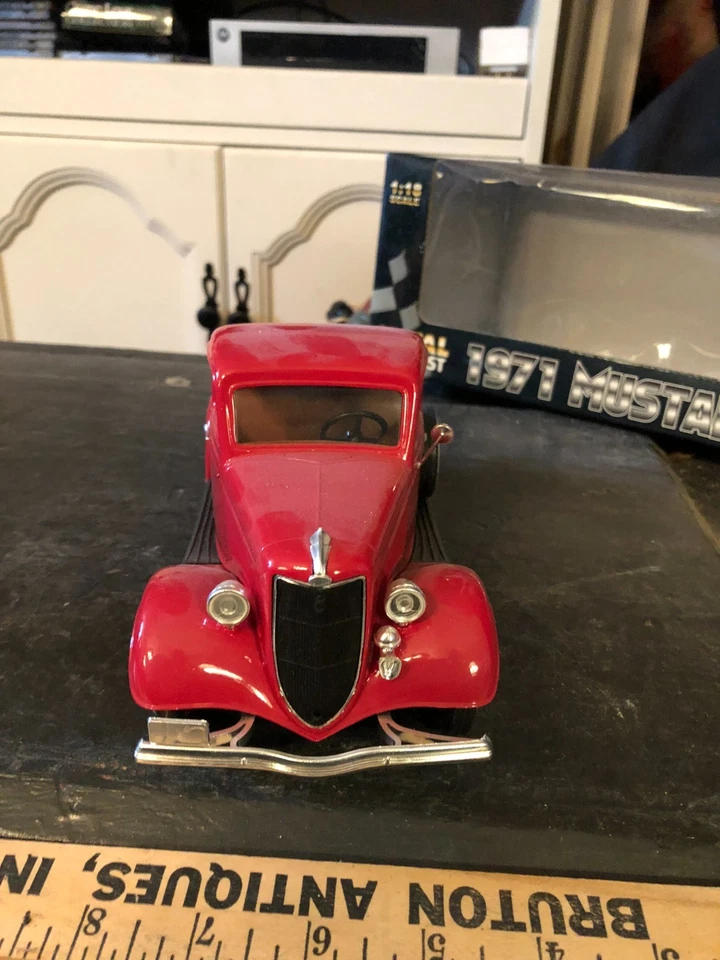 VINTAGE FORD PICK UP TRUCK WITH FREE BOX - Image 3 of 4