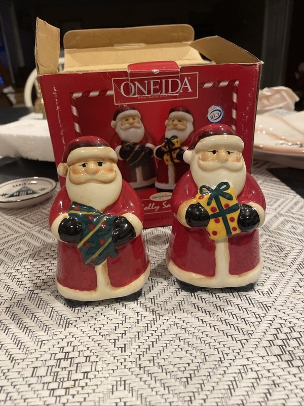 Oneida Jolly Santa Salt & Pepper Shakers Hand Painted Debbie Taylor Kerman