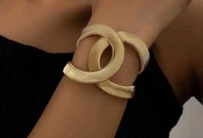 Wide Cuff Gold Tone Bangle Bracelet Snake Design Oval Hinged Woman’s Jewelry New