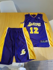 la lakers jersey and shorts