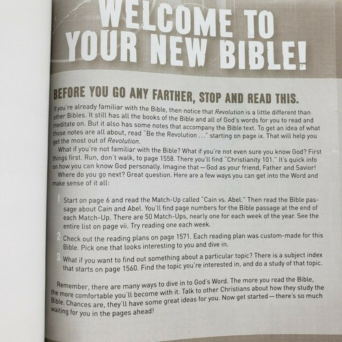 NIV, Revolution: The Bible for Teen Guys, Leathersoft, Blue/Charcoal: Updated Ed - Picture 5 of 10