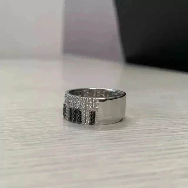 Anel masculino 1 quilate corte redondo simulado diamante preto folheado a ouro branco 14K - Imagem 4 de 4