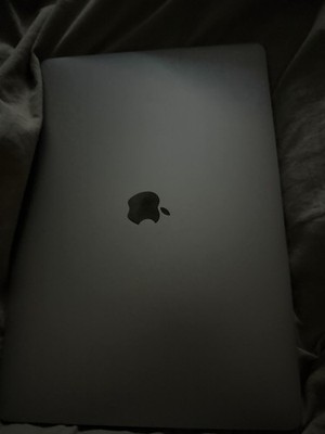 Apple MacBook Pro 15 Zoll A1707  (512GB SSD, i7,  16GB RAM, Touchbar) 2017 TOP