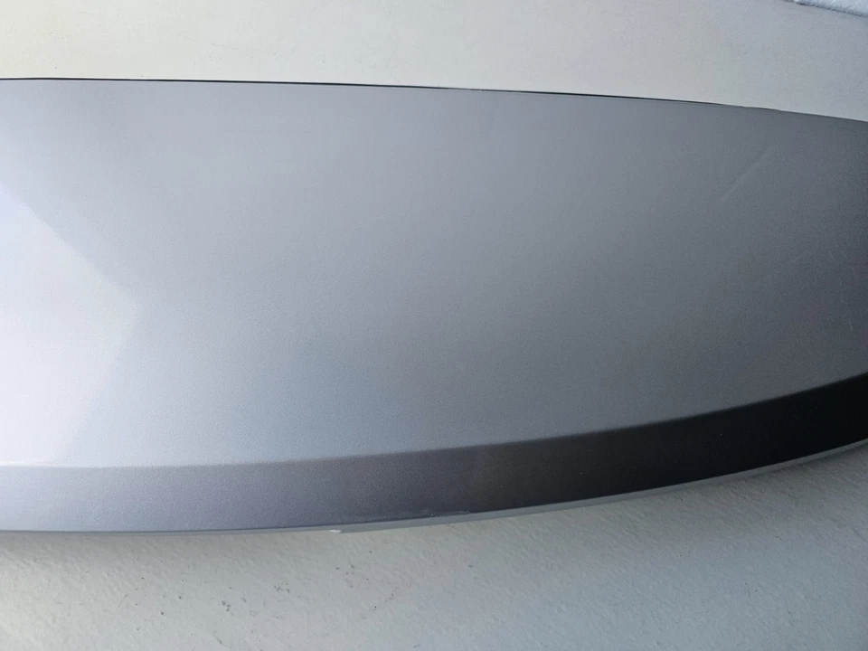 Alerón Jeep Grand Cherokee Overland OEM PS2 plata brillante 2011 2012 2013  Foto 4 de 4