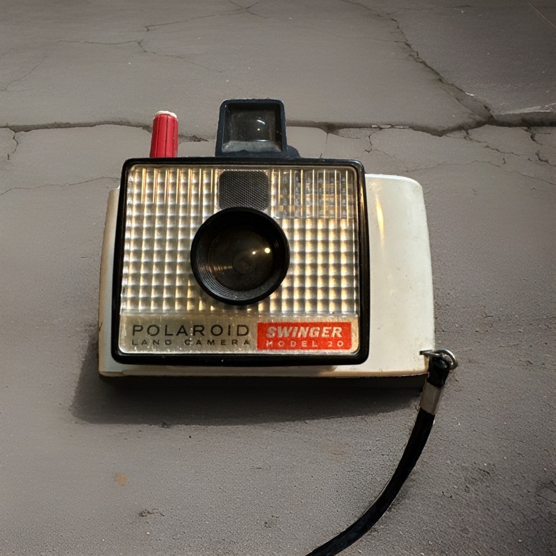 POLAROID LAND CAMERA SWINGER MODEL 20 ANTIQUE VINTAGE